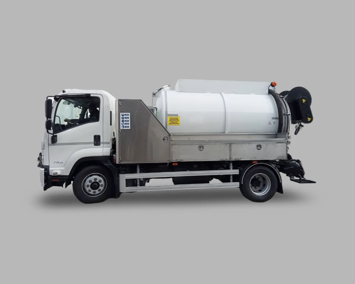 ISUZU_F11_COMBI_BASIC_02